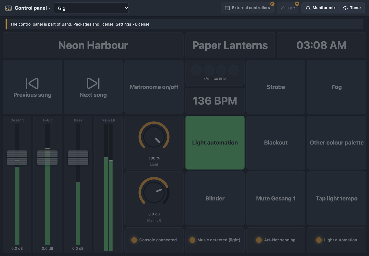 Control panel in Free: grayed-out grid, notice and lock on Edit and External controllers