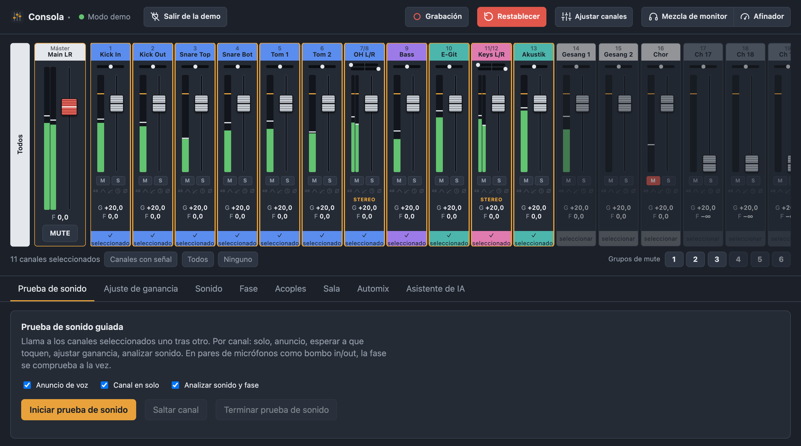 Vista Consola de Bandimo con capas, fader del Main LR, tiras de canal y medidores de nivel