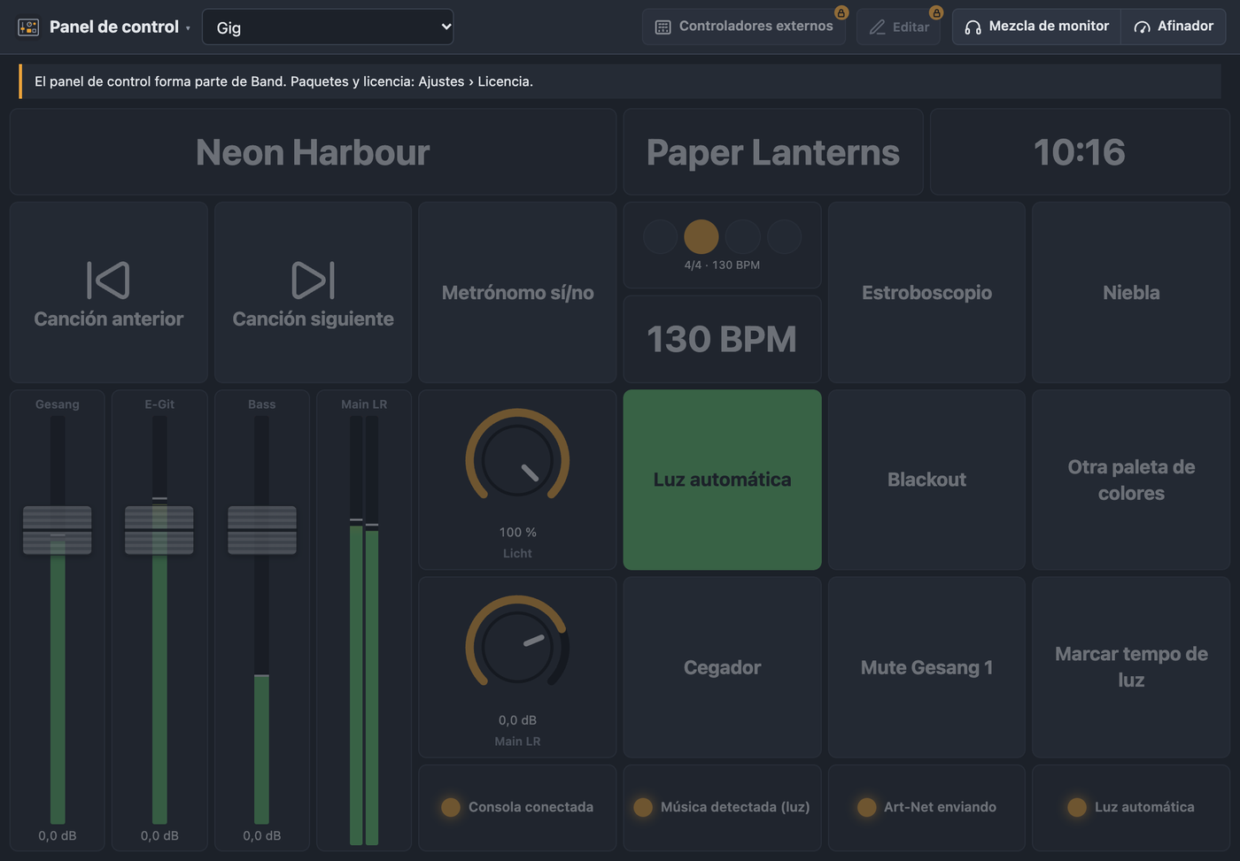 Panel de control en Free: cuadrícula en gris, aviso y candado en Editar y Controladores externos