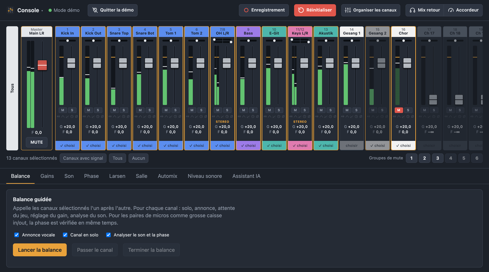 Vue Console de Bandimo avec calques, fader Main LR, tranches et indicateurs de niveau
